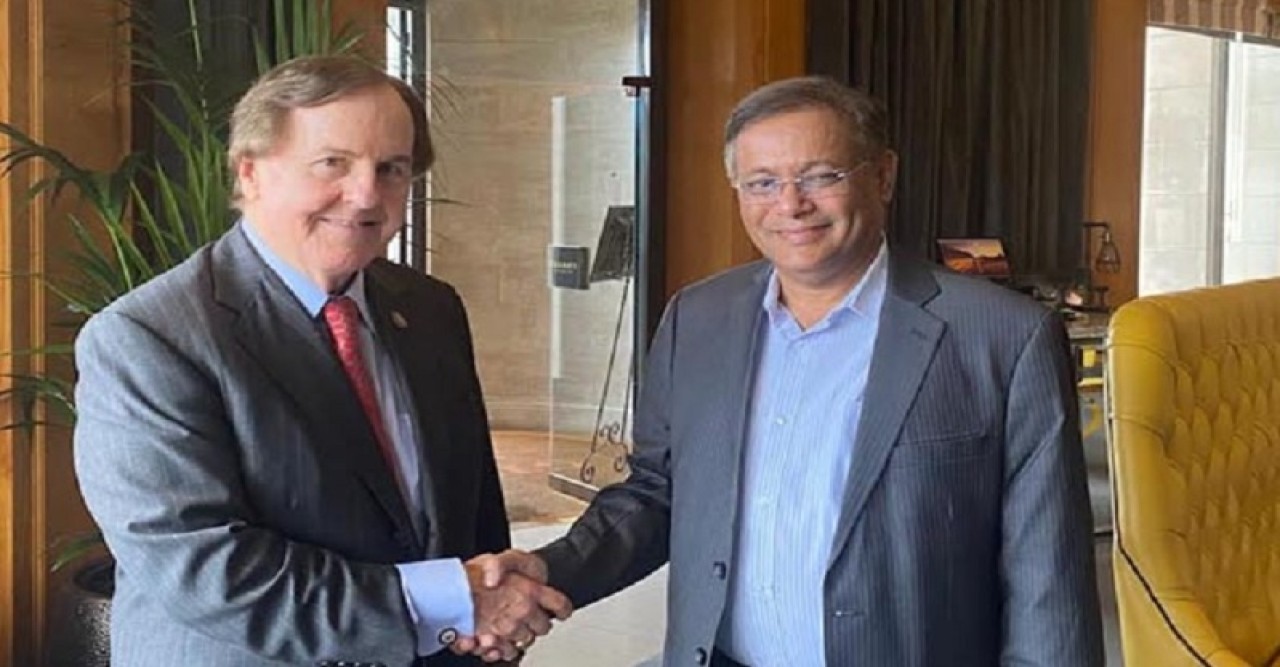 শেখ হাসিনার নেতৃত্বে বাংলাদেশের সমৃদ্ধি ও সন্ত্রাস দমন অত্যন্ত প্রশংসনীয় : মার্কিন কংগ্রেসম্যান রবার্ট পিটেনজার