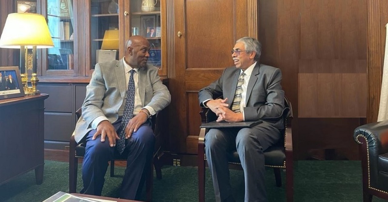 কংগ্রেসম্যান হাকিম জেফরিজসহ উভয় পার্টির অন্তত ১৬ জন সিনেটর-কংগ্রেসম্যানের সঙ্গে পৃথক বৈঠকে রাষ্ট্রদূত মোহাম্মদ ইমরান