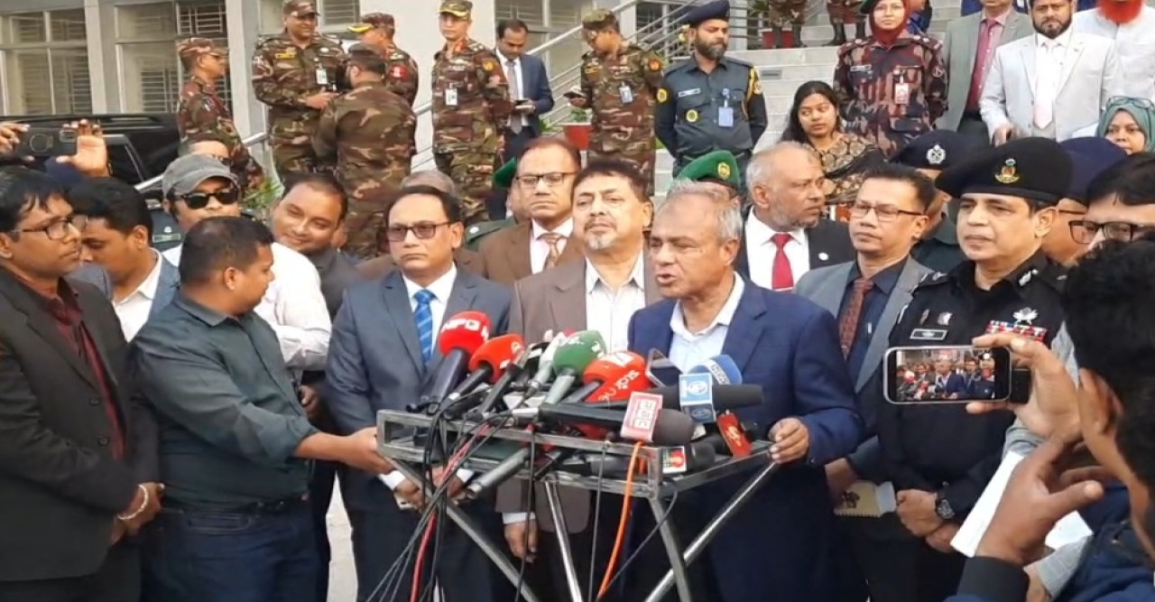 মব ভায়োলেন্স বলতে কিছু নেই, পুলিশের ভেতর কোনো ভীতি কাজ করছে না: রাজশাহীতে স্বরাষ্ট্র উপদেষ্টা