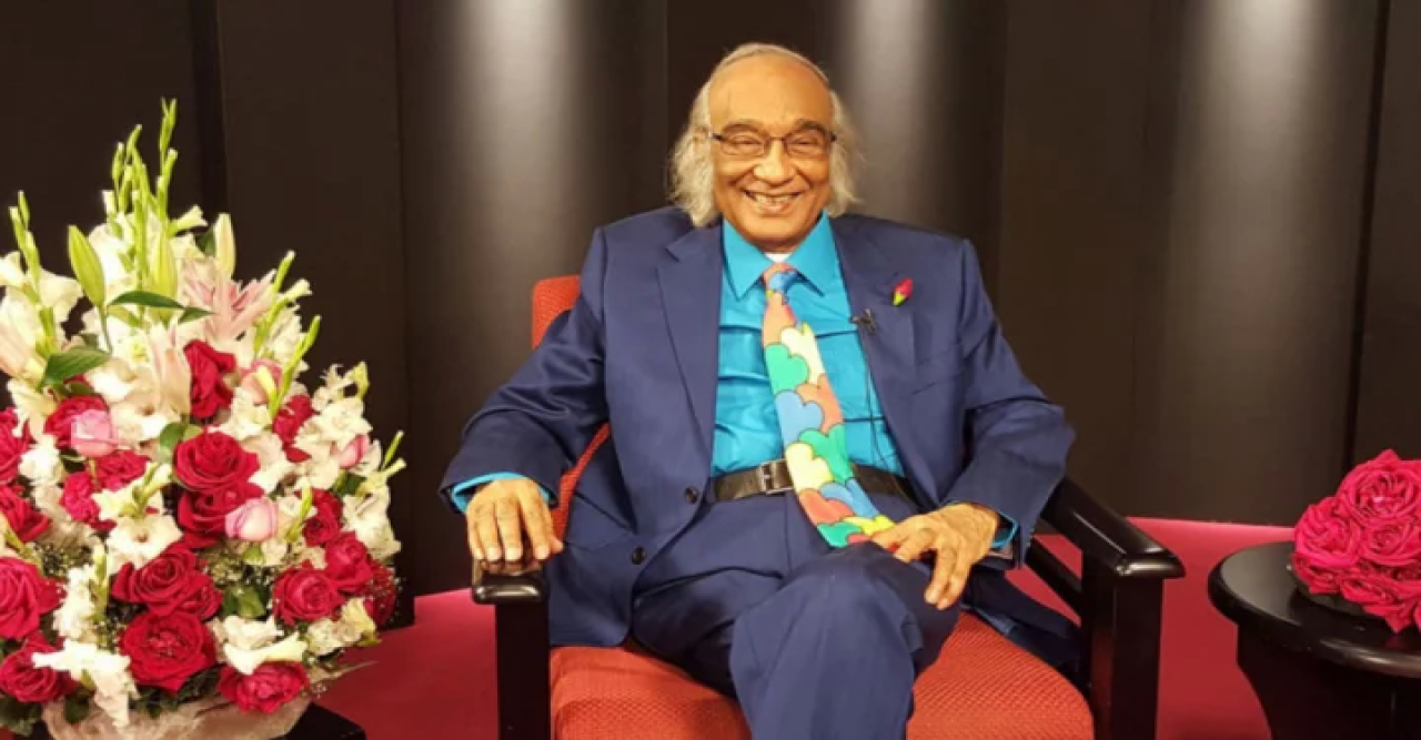 রাজনীতি অর্ধযুগ পর দেশে ফিরছেন প্রবীণ সাংবাদিক শফিক রেহমান
