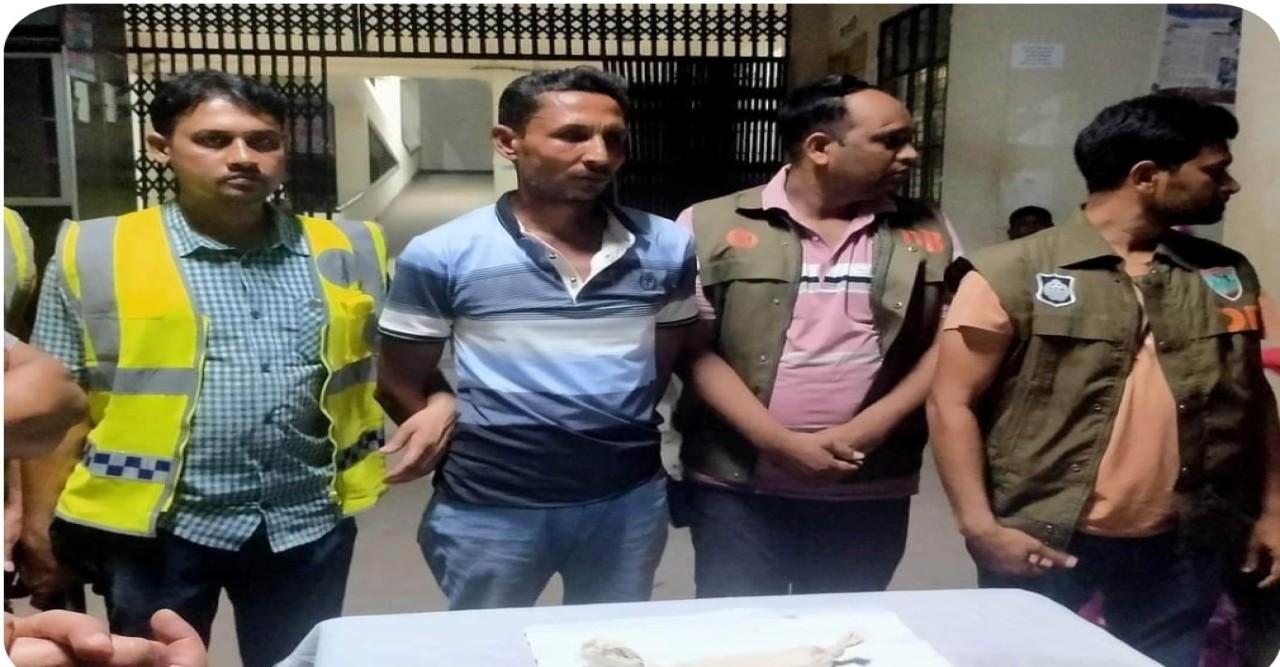 জীবননগরে দেড় কোটি টাকার সোনার বারসহ আটক আনসার সদস্য,স্কুলের অফিস সহায়ক সহ ৩ জন