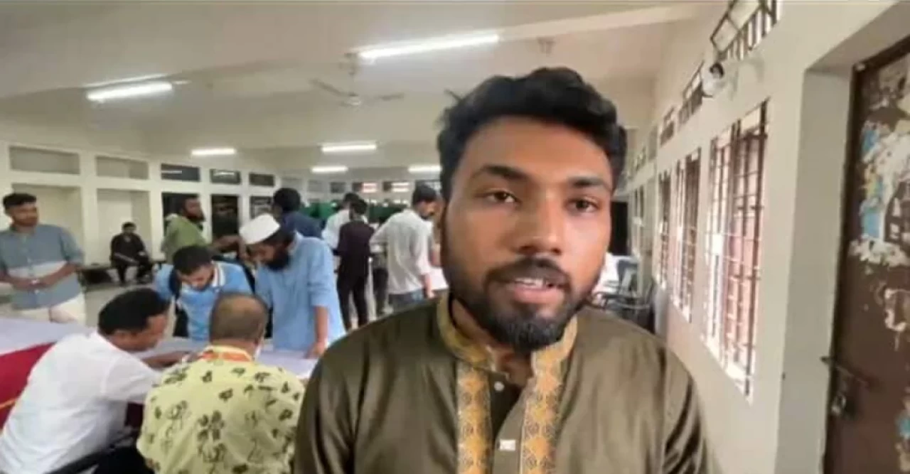 জাকসু নির্বাচন ‘ভোটকেন্দ্রে গিয়ে অবাক, আগেই ভোট দিয়েছে অন্য কেউ’