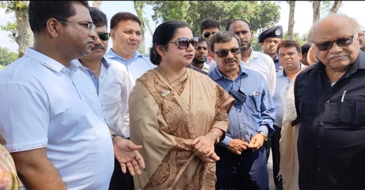 দর্শনা কেরু চিনিকল জোনে আখ চাষ মডেল প্রকল্প পরিদর্শনে শিল্পসচিব