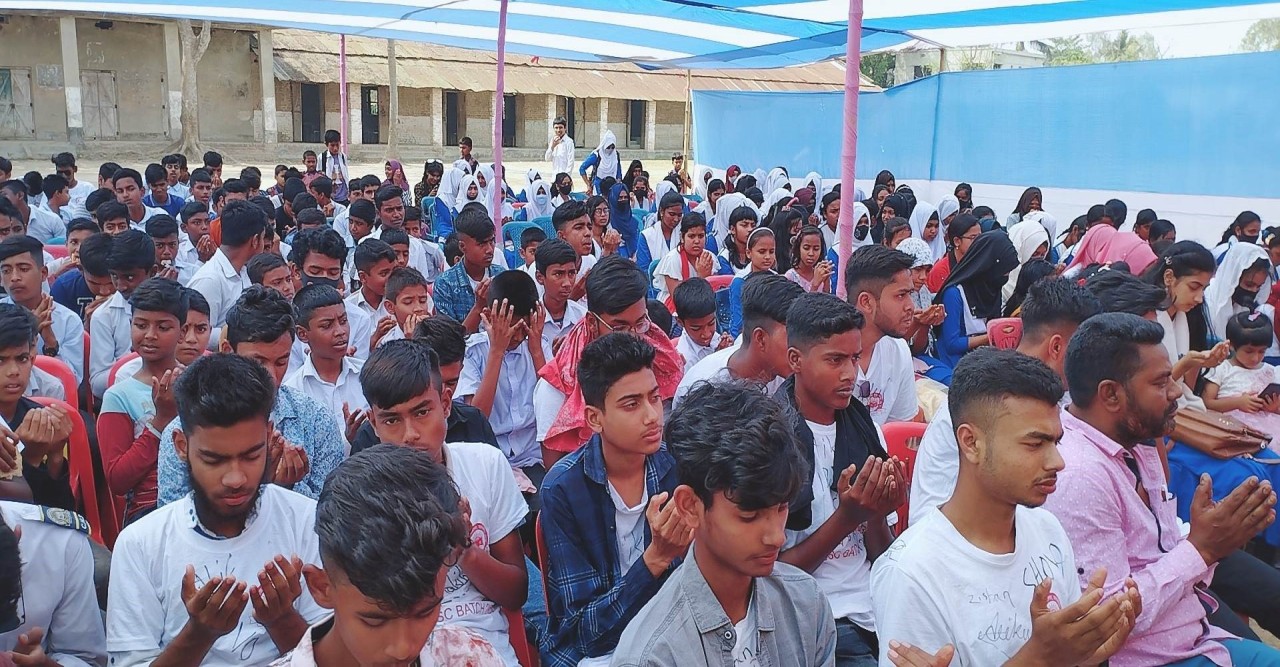ছাতিনগ্রাম উচ্চ বিদ্যালয়ের এসএসসি পরীক্ষার্থীদের বিদায় অনুষ্ঠান
