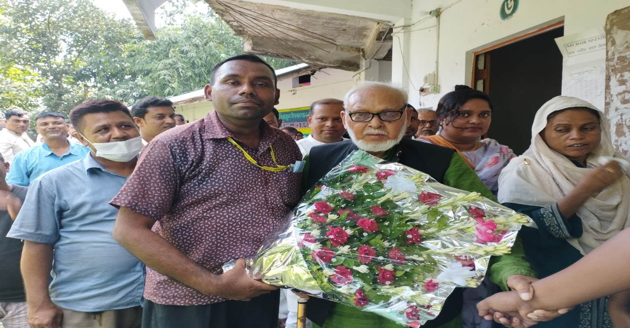 বগুড়ায় জেলা পরিষদ চেয়ারম্যান হলেন আ. লীগ প্রার্থী মকবুল হোসেন