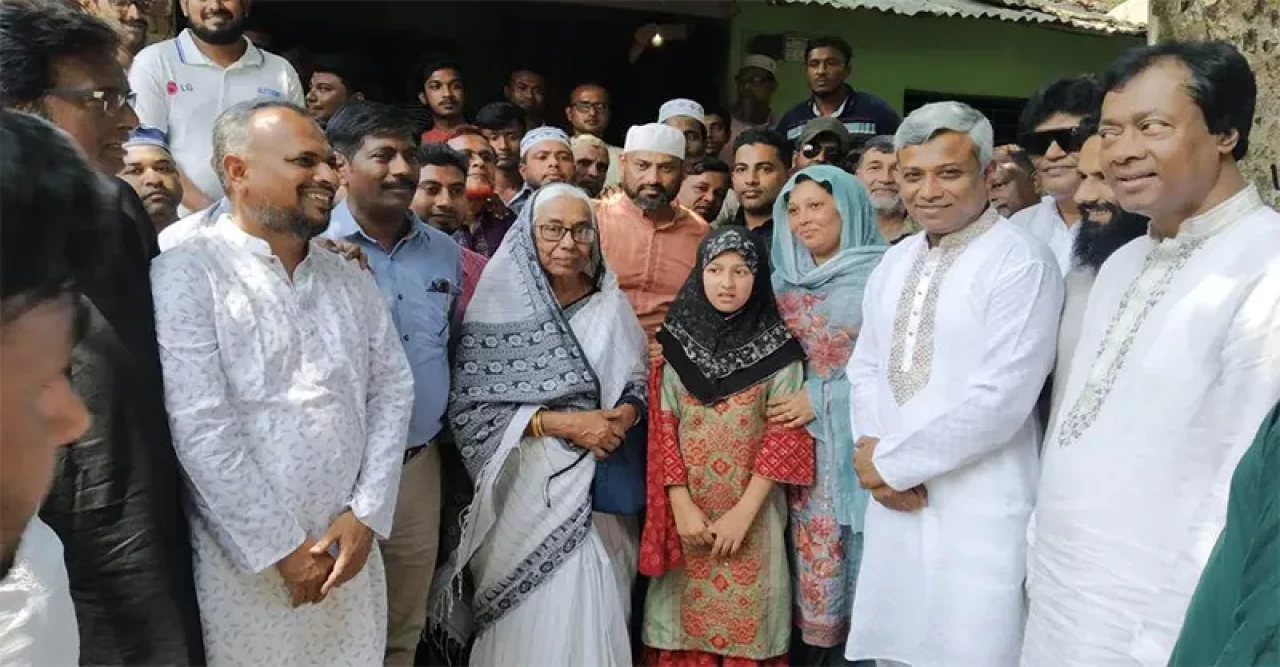 'ছোট্ট খালেদা জিয়া'র বাসায় বিএনপির প্রতিনিধি দল