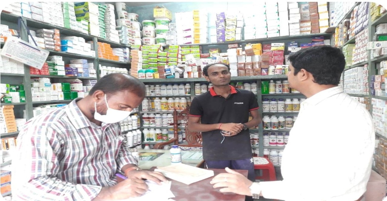 চুয়াডাঙ্গায় মেয়াদ উত্তীর্ণ ঔষধ বিক্রির দায়ে ৪ ফার্মেসীকে জরিমানা
