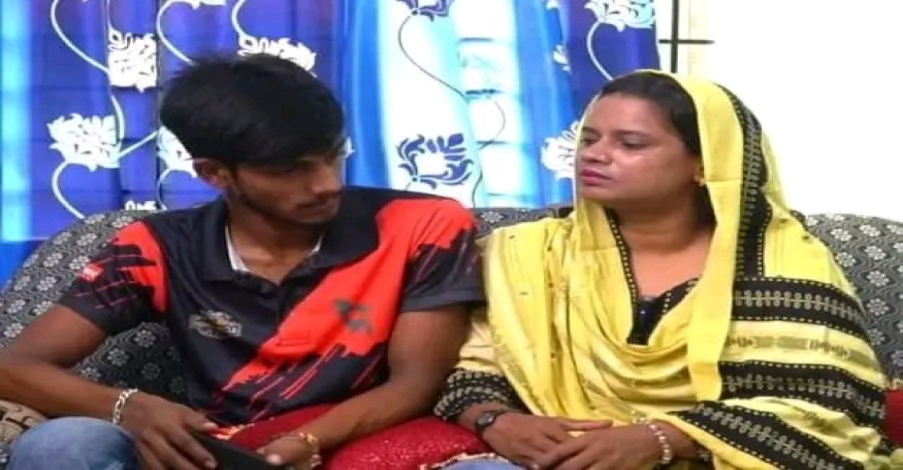 ফেসবুকে প্রেম, শিক্ষার্থীকে বিয়ে করলেন শিক্ষিকা