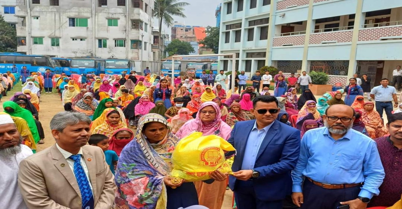 বিয়াম মডেল স্কুল ও কলেজ, বগুড়ার গরিব, দুঃস্থ ও অসহায়দের মাঝে ঈদ খাদ্য সামগ্রী বিতরণ