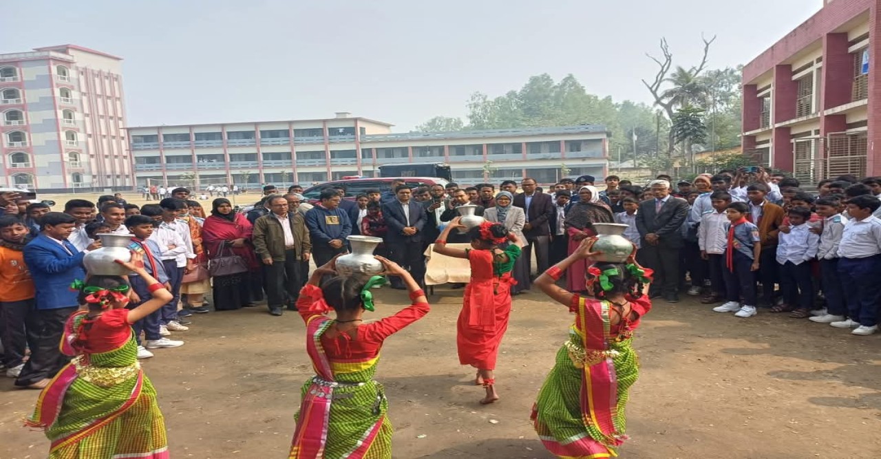 বগুড়ার,সারিয়াকান্দিতে কালিতলা যমুনা নদীর ঘাট পরিদর্শন করলেন জেলা প্রশাসক -হোসনা আফরোজা