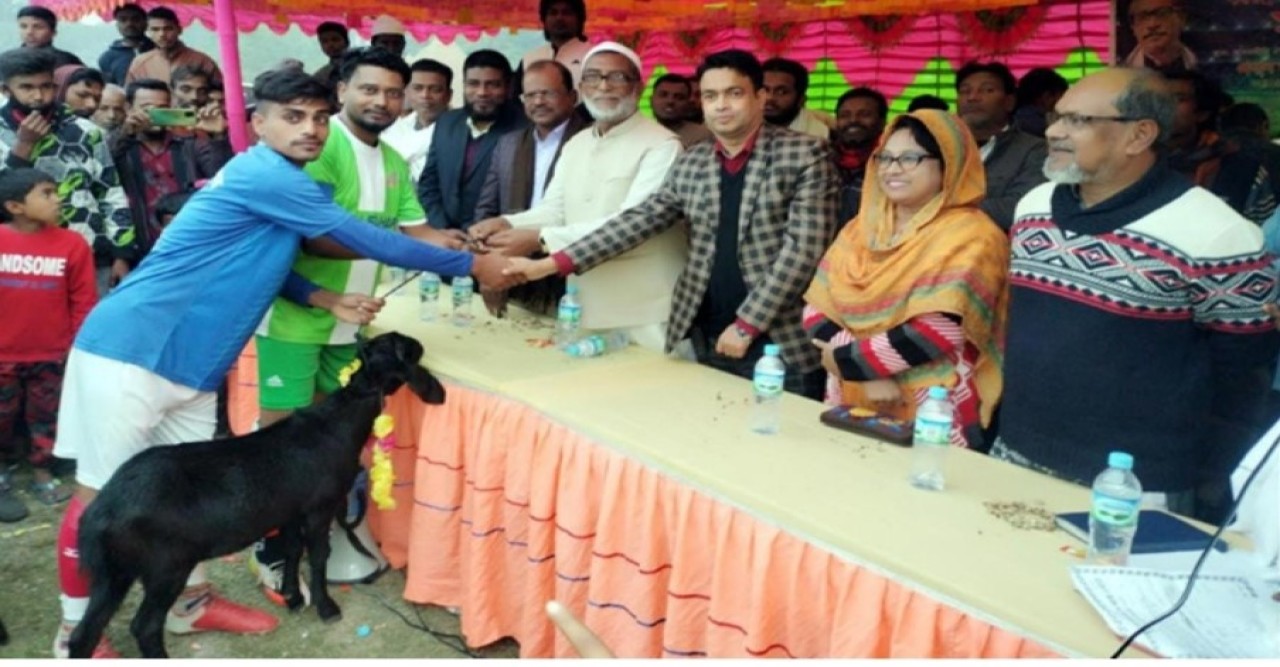 আদমদীঘিতে বঙ্গবন্ধু গোল্ডকাপ ফুটবল টুর্ণামেন্ট ফাইনাল অনুষ্ঠিত