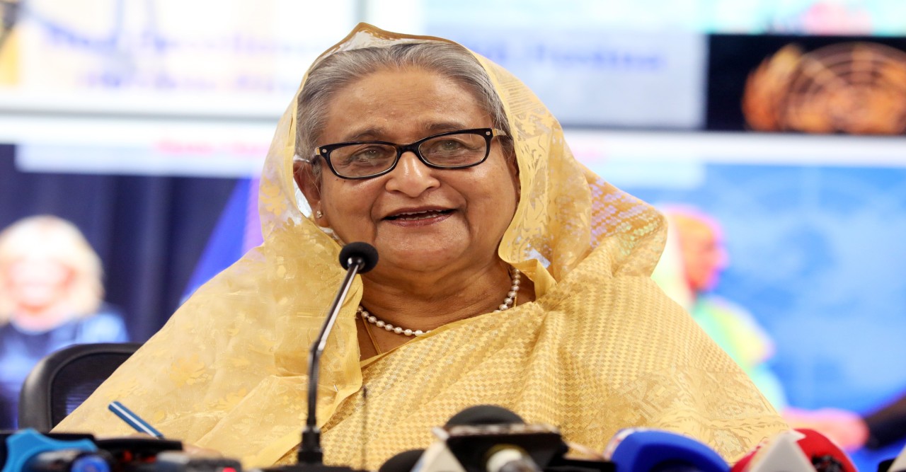 জাতিসংঘ সাধারণ পরিষদের ৭৭তম অধিবেশনের পর সাংবাদিকদের সাথে সময় কাটালেন প্রধানমন্ত্রী শেখ হাসিনা