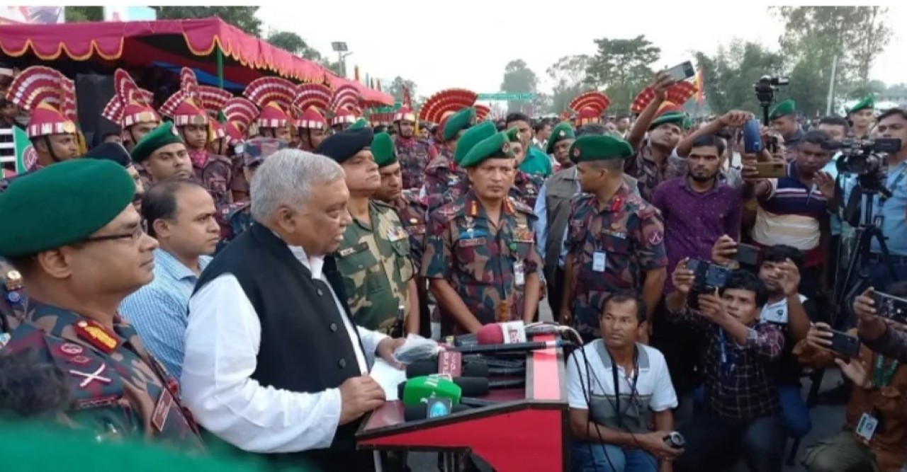 অল্পদিনের মধ্যে বাংলাবান্ধা দিয়ে মানুষের যাতায়াত শুরু হবে- স্বরাষ্ট্রমন্ত্রী