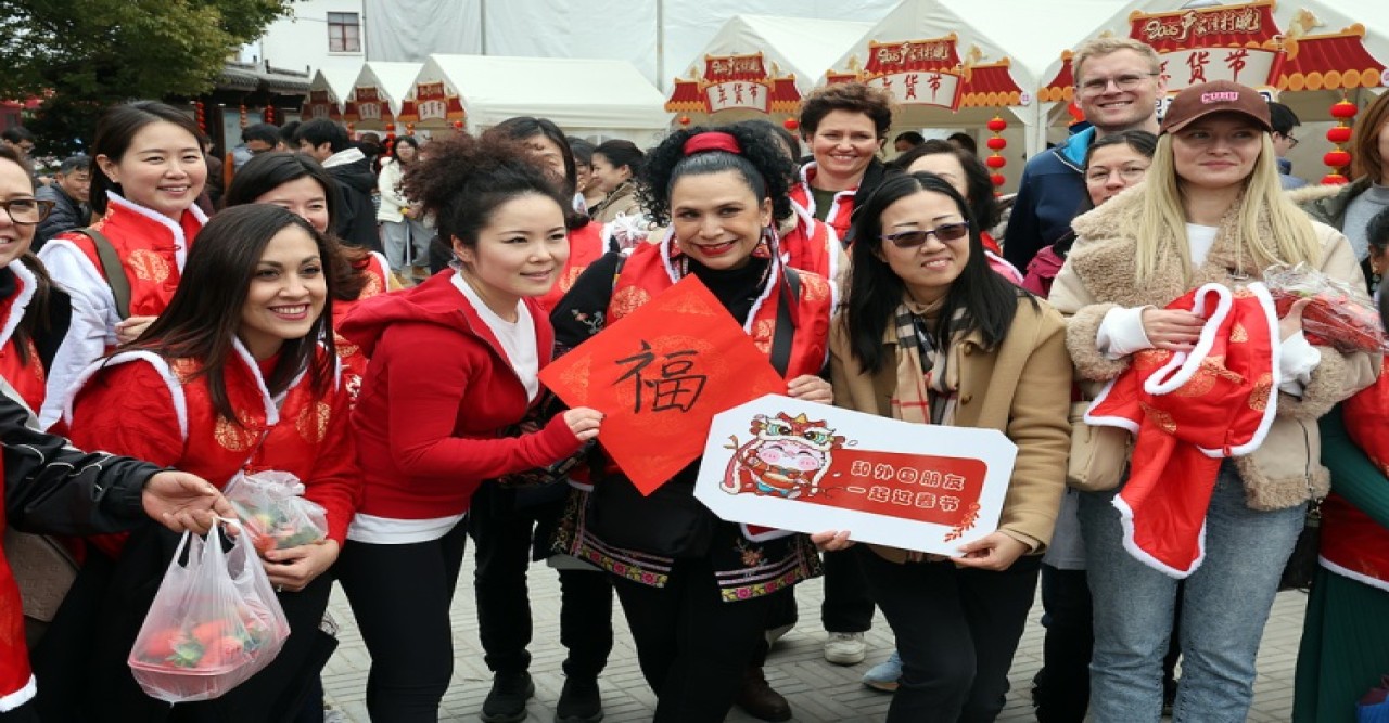 বেইজিংয়ে চীনা ঐতিহ্যবাহী বসন্ত উদযাপন শুরু