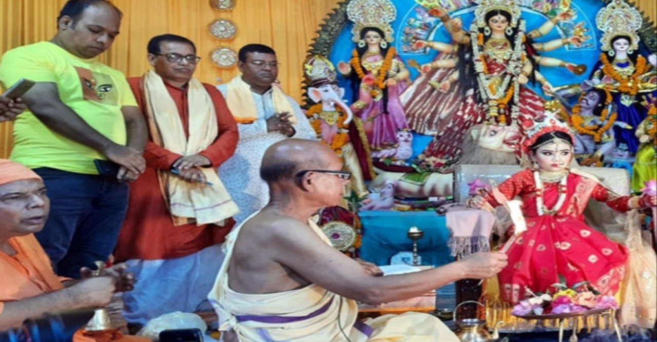বগুড়ায় কুমারী পুজা অনুষ্ঠিত