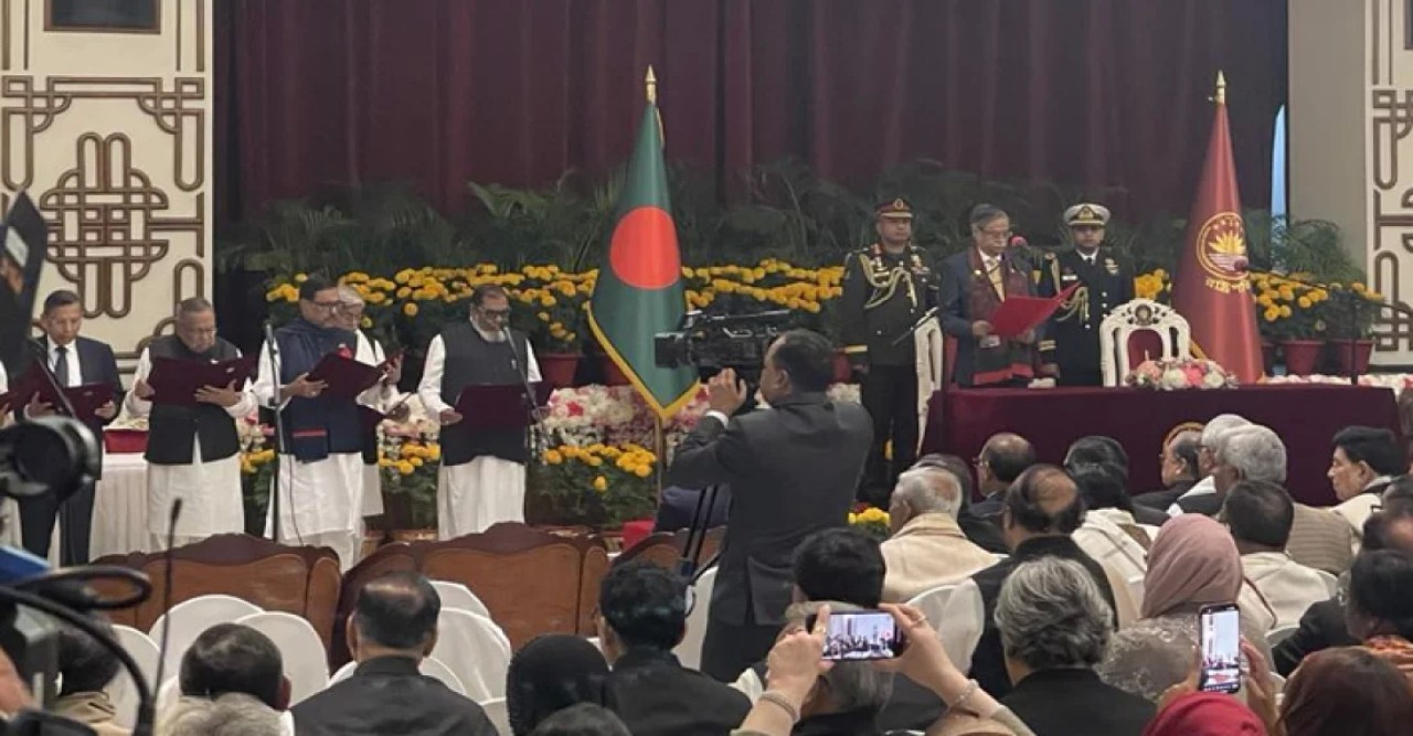 নতুন মন্ত্রিসভায় কে কোন মন্ত্রণালয়ের দায়িত্ব পেলেন