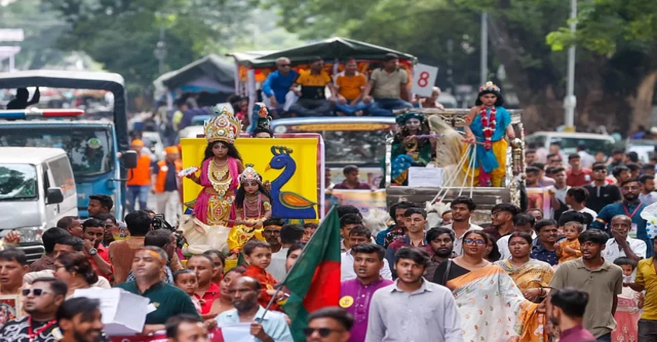 জন্মাষ্টমীর অনুষ্ঠানে দুই উপদেষ্টা ধর্মীয় পরিচয়ের ভিত্তিতে কোনো বৈষম্য মেনে নেওয়া হবে না
