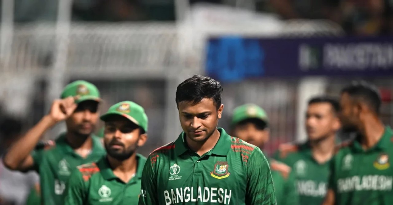 এবারও অসহায় আত্মসমর্পণ সাকিবদের