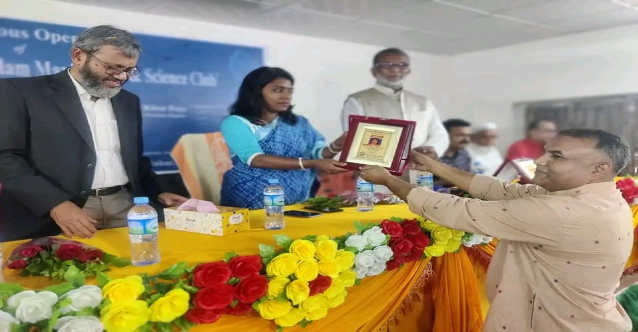 আদমদীঘিতে ডিগ্রী কলেজে গণিত ও বিজ্ঞান ক্লাবের উদ্ধোধন