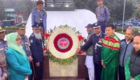 রাজশাহীতে বিনম্র শ্রদ্ধায় জাতীর শ্রেষ্ঠ সন্তানদের স্মরণ যথাযথ মর্যাদায় রাজশাহীতে পালিত হয়েছে মহান বিজয় দিবস