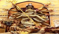 নাটোরে নজর কেড়েছে পাটের দুর্গা প্রতিমা