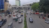 সকালে কারফিউতে রাজধানীর সড়ক যেমন দেখা গেলো