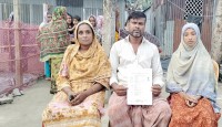 ‘আমার ছেলে অপরাধ করলে বিচার করতো, গুলি করে মারলো কেনো’