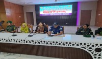বগুড়া জেলার আদমদীঘি উপজেলায় পূজা মন্ডপে আইন-শৃঙ্খলা পরিস্থিতি বজায় রাখতে আনসার-ভিডিপি সদস্যদের ব্রিফিং