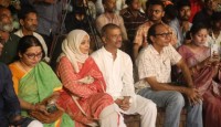 মুক্তমঞ্চে সস্ত্রীক যাত্রা দেখলেন উপদেষ্টা আসিফ নজরুল