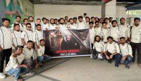 ‘দাগি’ দেখতে কয়েদির বেশে সিনেমা হলে শতাধিক নিশো ভক্ত