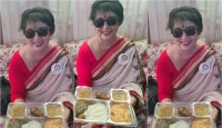 ‘ভোগ’ খেলেন তসলিমা, পোস্ট দিতেই বাজিমাত