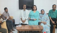 আদমদীঘিতে সাংবাদিকদের সাথে প্রযোজক কন্যা বিন্দীর মতবিনিময়