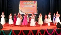 বগুড়ায় শিল্পকলা একাডেমিতে বসন্ত বরণ উদযাপন