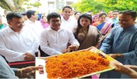 খানসামায় পরিদর্শন ও মতবিনিময় সভা করলেন বিভাগীয় কমিশনার হাবিবুর রহমান