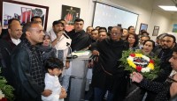 একুশের প্রথম প্রহরে পুষ্পার্ঘ অর্পণের মধ্য দিয়ে নিউইয়র্কস্থ বাংলাদেশ কনস্যুলেট জেনারেলে মহান শহিদ দিবস উদযাপন