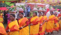 নওগাঁয় কারাম উৎসবে মাতোয়ারা ক্ষুদ্র জাতিসত্তার মানুষ