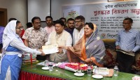 দেশকে শক্তিশালী ভিত্তি দিতে জাতির পিতা সবকিছুই করেছেন: পররাষ্ট্রমন্ত্রী