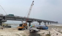 গাইবান্ধা ও কুড়িগ্রামবাসির স্বপ্নের তিস্তা সেতুর নির্মাণ কাজ দ্রুত এগিয়ে যাচ্ছে।