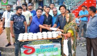দুস্থ-কর্মহীন ভাসমান মানুষের জন্য বগুড়ায় এক টাকার বিনিময়ে ইফতার দিচ্ছে