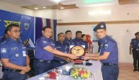 আদমদিঘী থানার ওসি আইজিপি কর্তৃক পুরুস্কৃত।