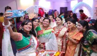 প্রকৃতিতে চলছে শরৎ আসে পূজার আগাম বার্তা নিয়ে - আইরিন রহমান