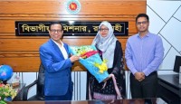 রাজশাহীর প্রথম নারী ডিসিকে শুভেচ্ছা জানালেন বিভাগীয় কমিশনার