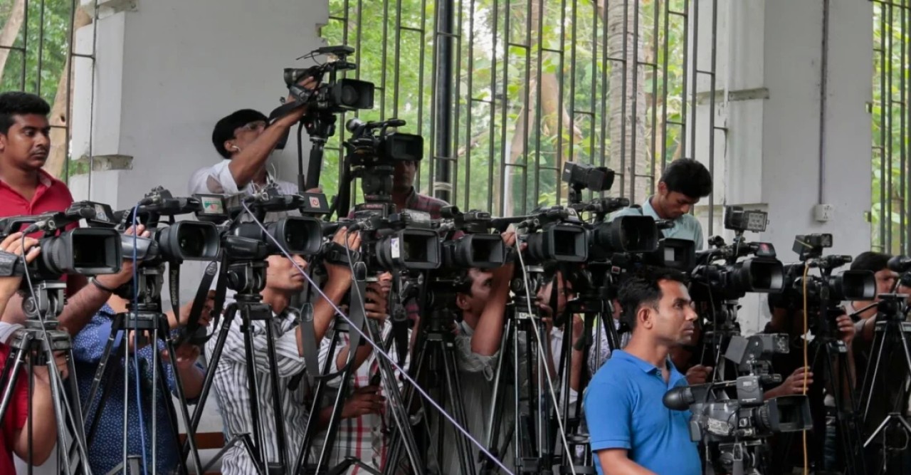‘সাংবাদিকদের ক্যামেরা ভাঙচুর করলে ২ থেকে ৭ বছরের জেল’