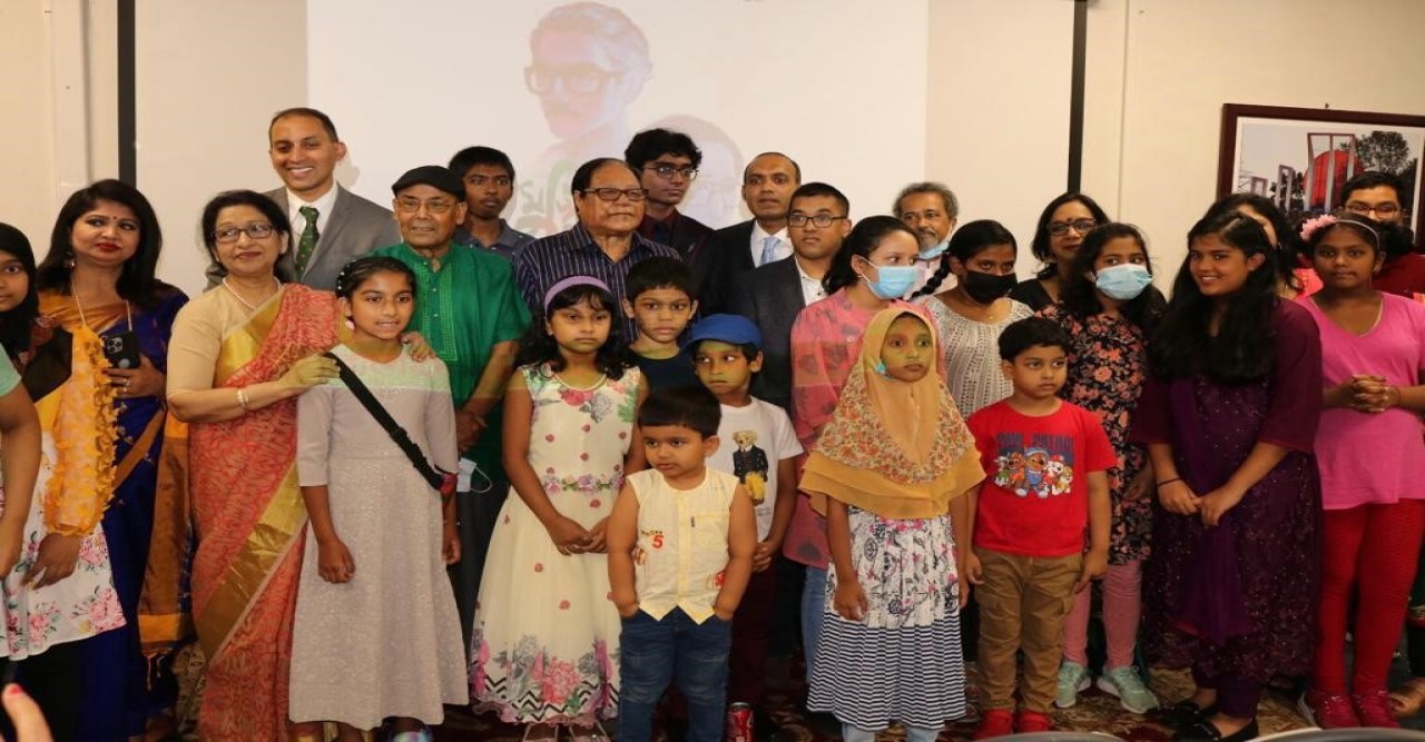 নিউইয়র্কস্থ বাংলাদেশ কনস্যুলেট জেনারেলে ”মুজিব আমার পিতা” চলচ্চিত্রের প্রদর্শনী