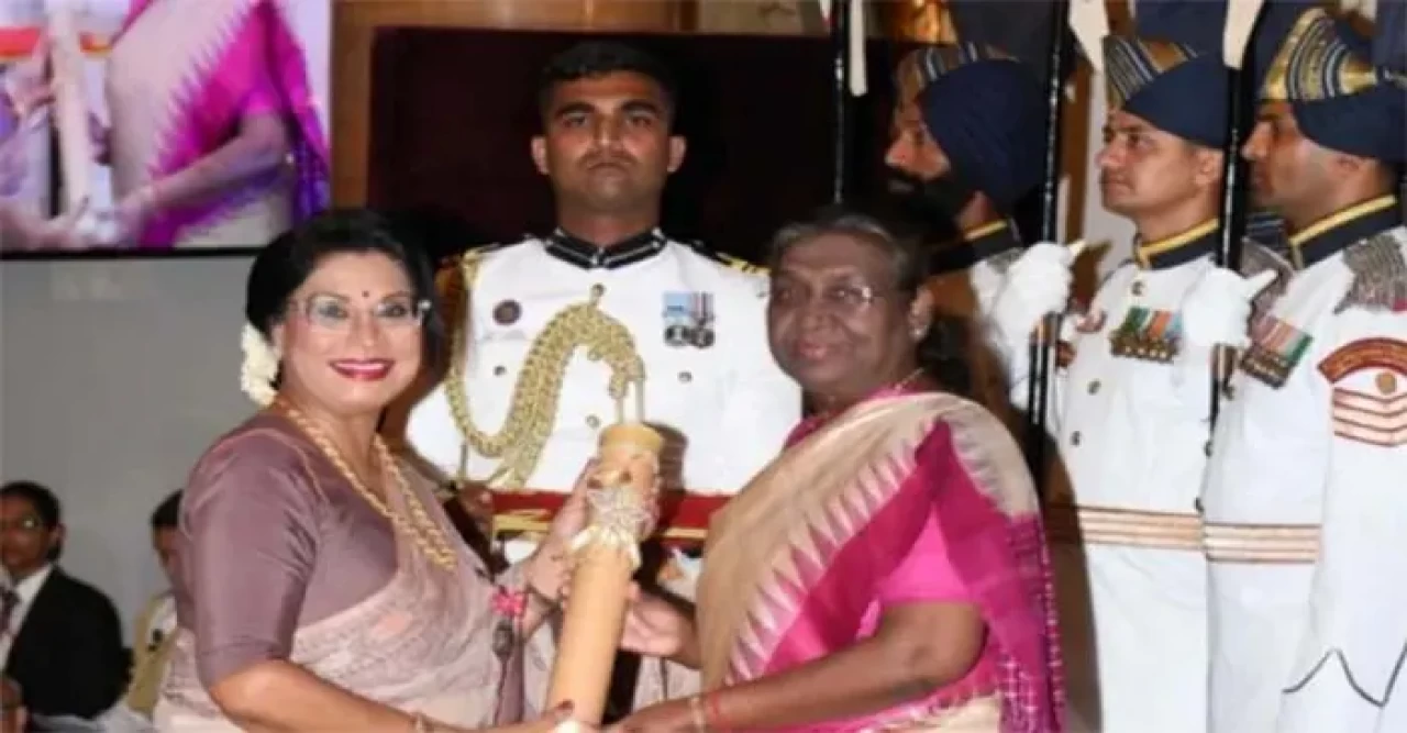 ‘পদ্মশ্রী’ সম্মাননা গ্রহণ করলেন রেজওয়ানা চৌধুরী বন্যা