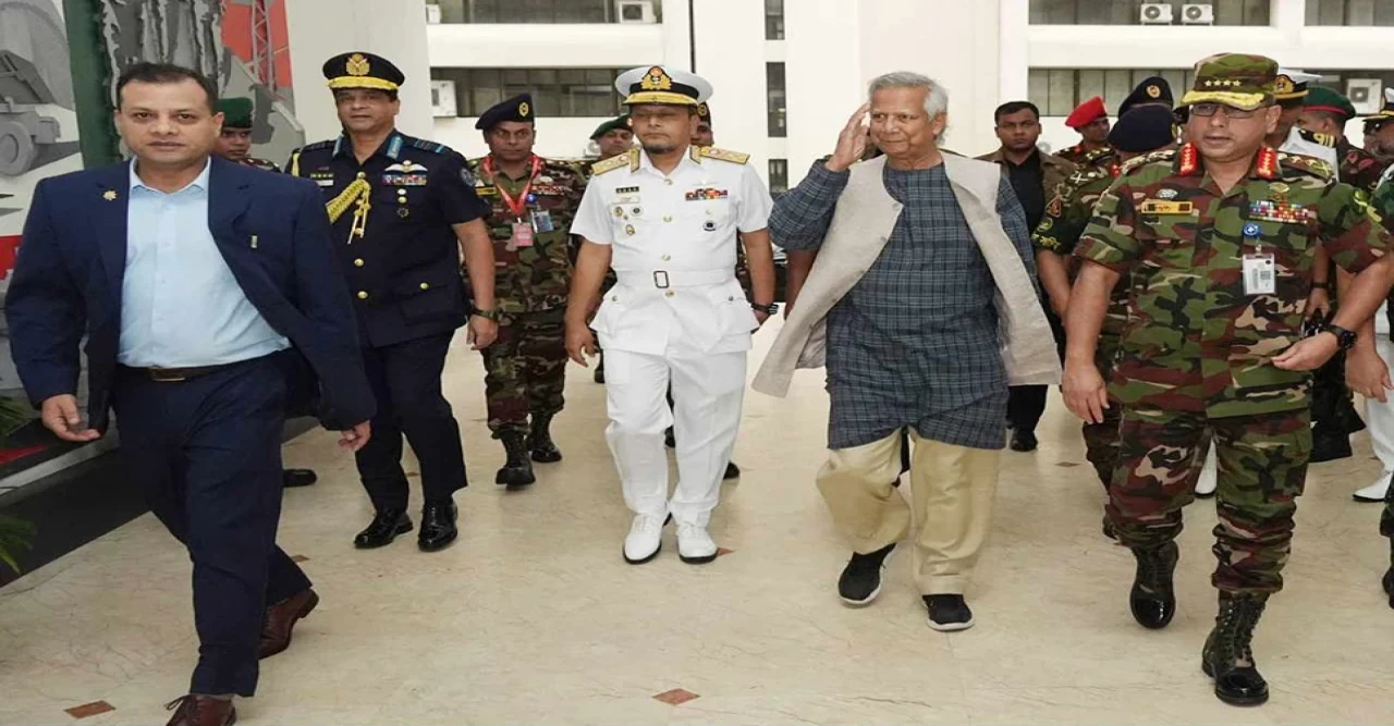 প্রথমবারের মতো সেনাসদরে ড. ইউনূস
