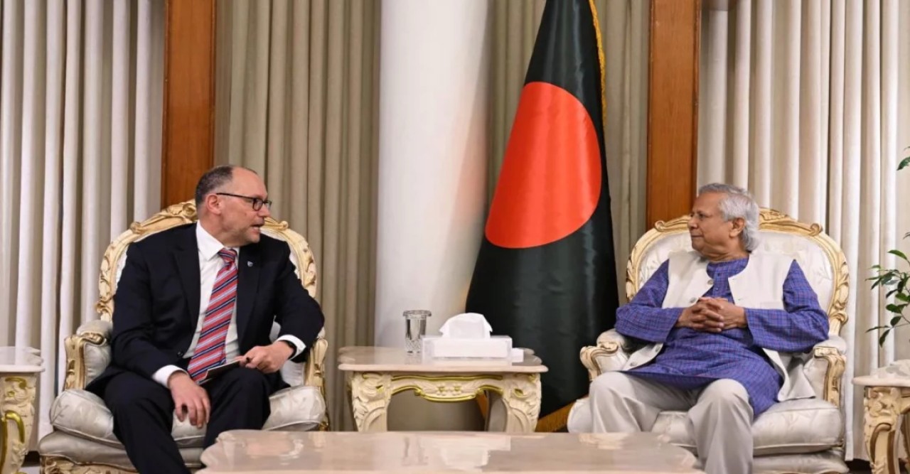 প্রধান উপদেষ্টার সাথে পিটার হাসের সাক্ষাৎ