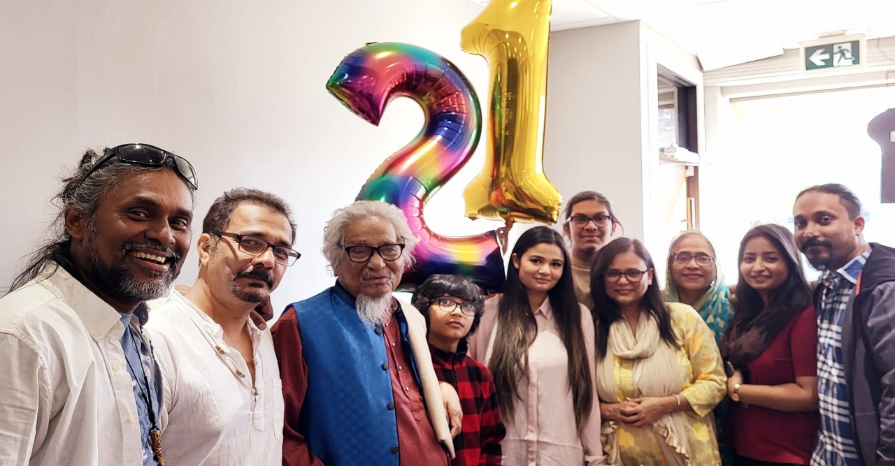 আসাদ চৌধুরী ভাইকে ঘিরে দিন যায় রাত   যায় আবার দিন আসে--- আকবর হায়দার কিরন