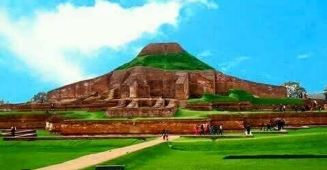 পাহাড়পুর বৌদ্ধ বিহার   প্রায় ধ্বংসপ্রাপ্ত একটি প্রাচীন স্থাপনা