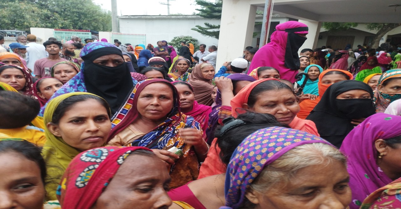ছাতিয়ানগ্রাম ইউনিয়ন পরিষদে  দরিদ্র, অসহায় ও দুঃস্থ মানুষদের মাঝে ভিজিএফ’র চাল বিতরণ কর্মসূচির উদ্বোধন